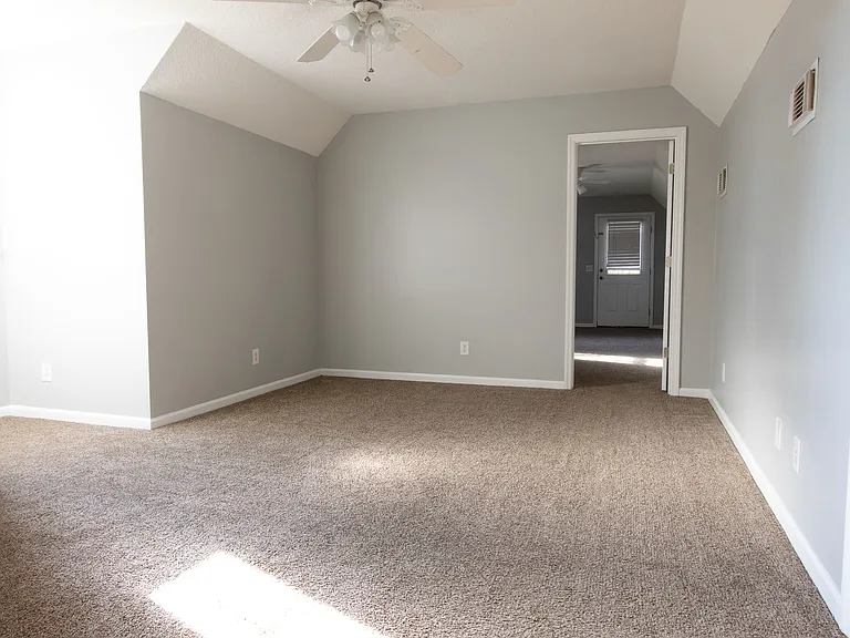 137 Jennifer Cir — Photo 13