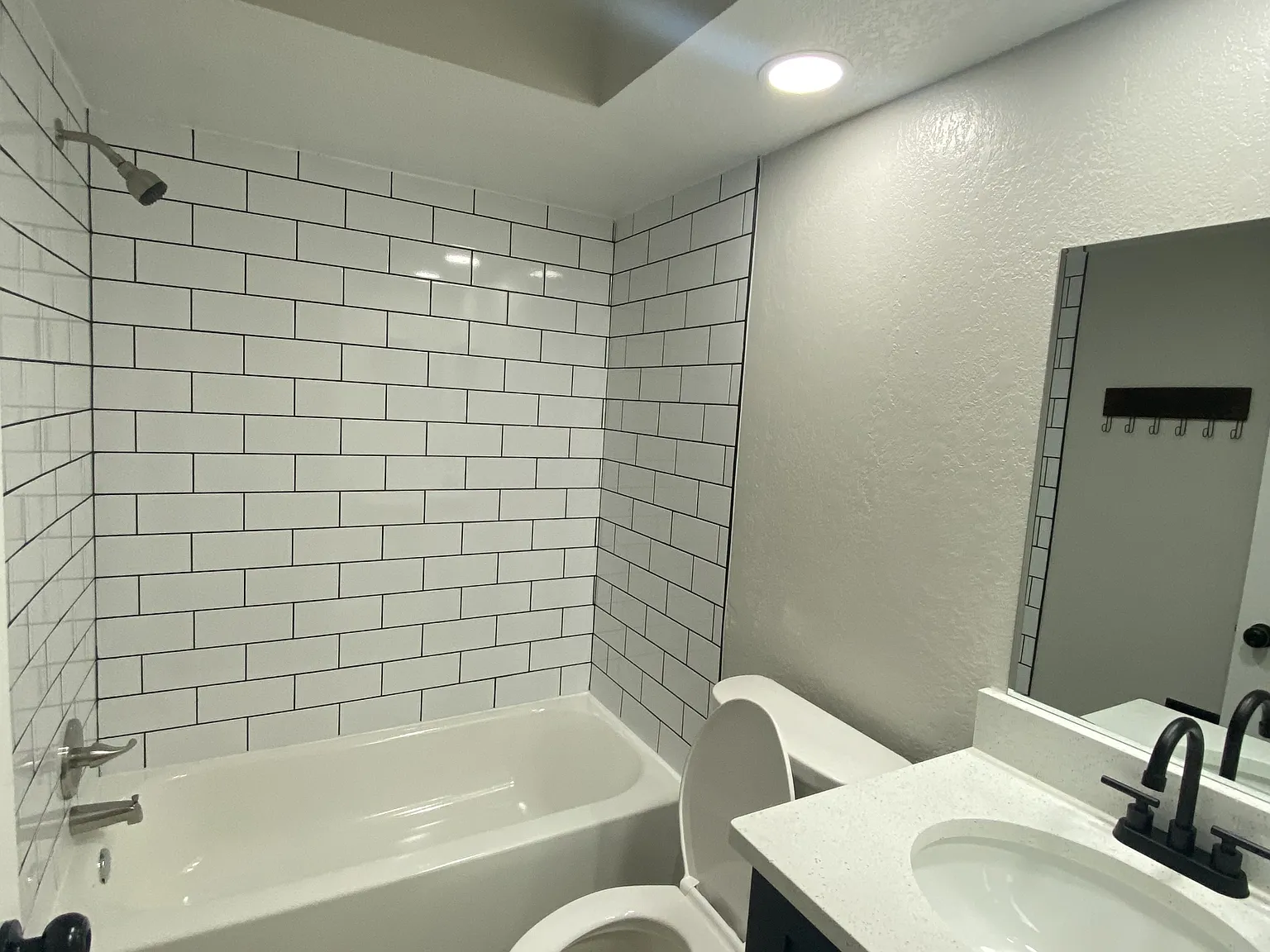 206 Saint Petersburg Drive East - B — Photo 3