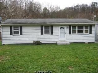 546 Martinsburg Rd, Berkeley Springs, WV 25411