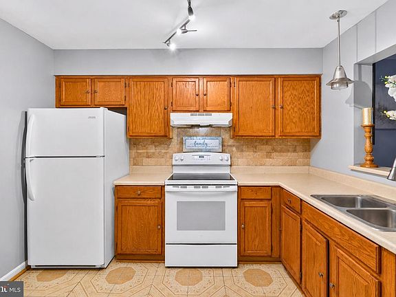 3rd image of 19704 Teakwood Cir #74