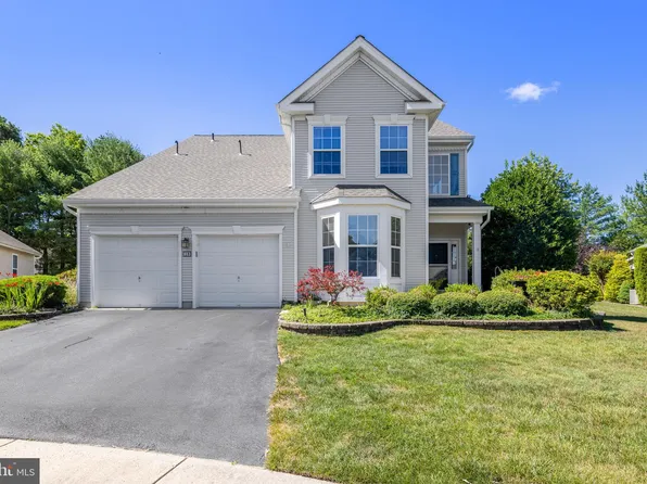 18 Headwaters Pl, Barnegat, NJ 08005