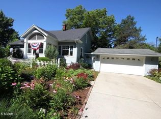 1605 Kinney Ave NW, Grand Rapids, MI 49534