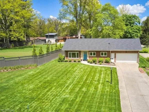 851 Mentor Rd, Akron, OH 44303