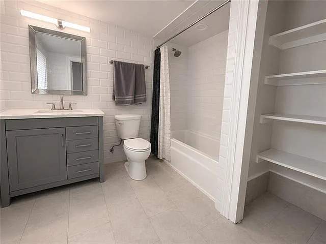 2735 Octavia St — Photo 14