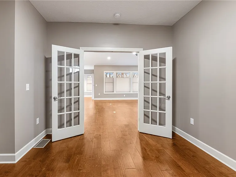 1352 Creeks Edge Dr — Photo 13