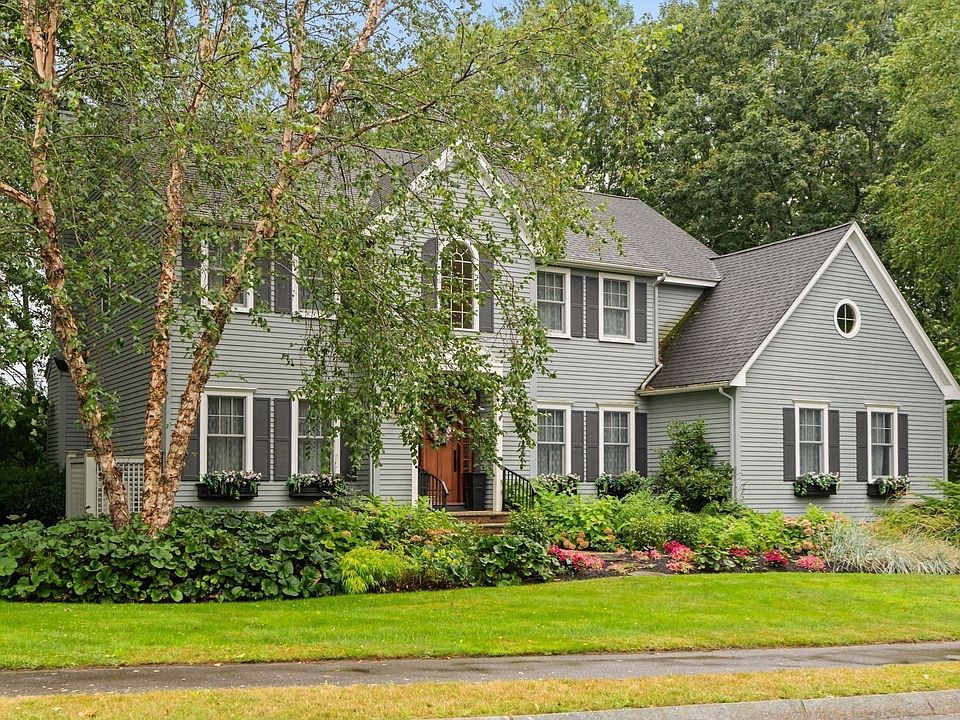 1st image of 10 Holly Ln