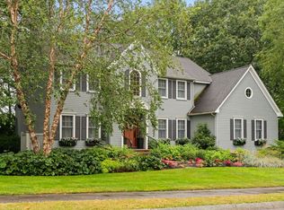 10 Holly Ln, Beverly, MA 01915