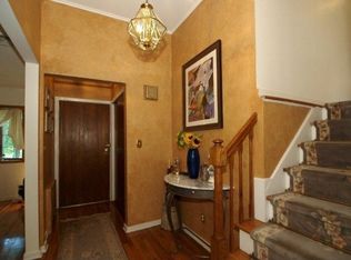 3 Oakley Ln, Williston Park, NY 11596