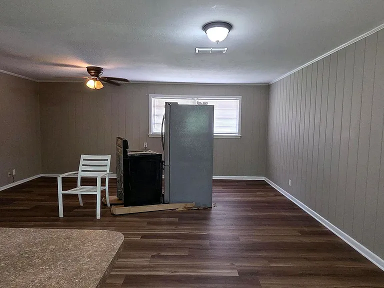 117 E Hoyt Dr — Photo 4