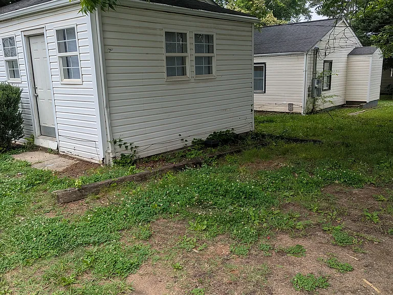 2316 Rozzelles Ferry Rd — Photo 12