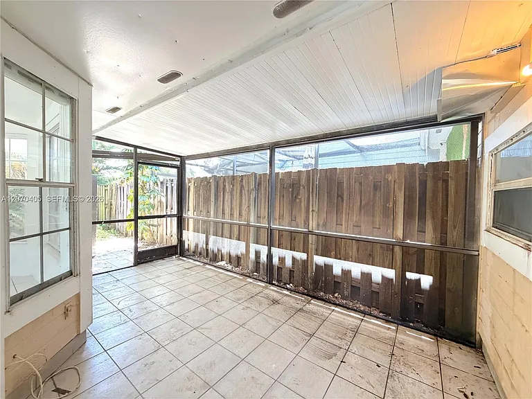 9850 W Heather Ln — Photo 17