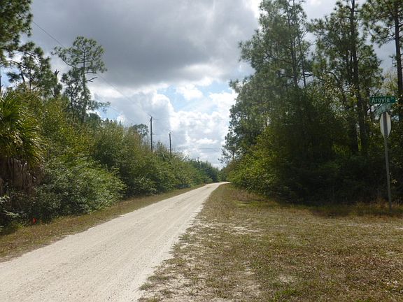 3rd image of 28013 Argyle Dr