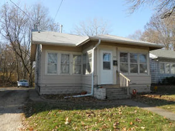 1208 Orange St, Muscatine, IA 52761
