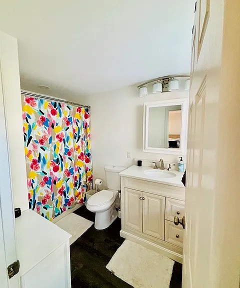 165 W 2nd St #2 — Photo 8
