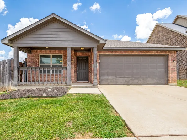 3001 San Martin Dr, Arlington, TX 76010