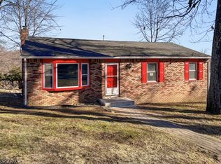 75 Elba Ave, Hopatcong, NJ 07843