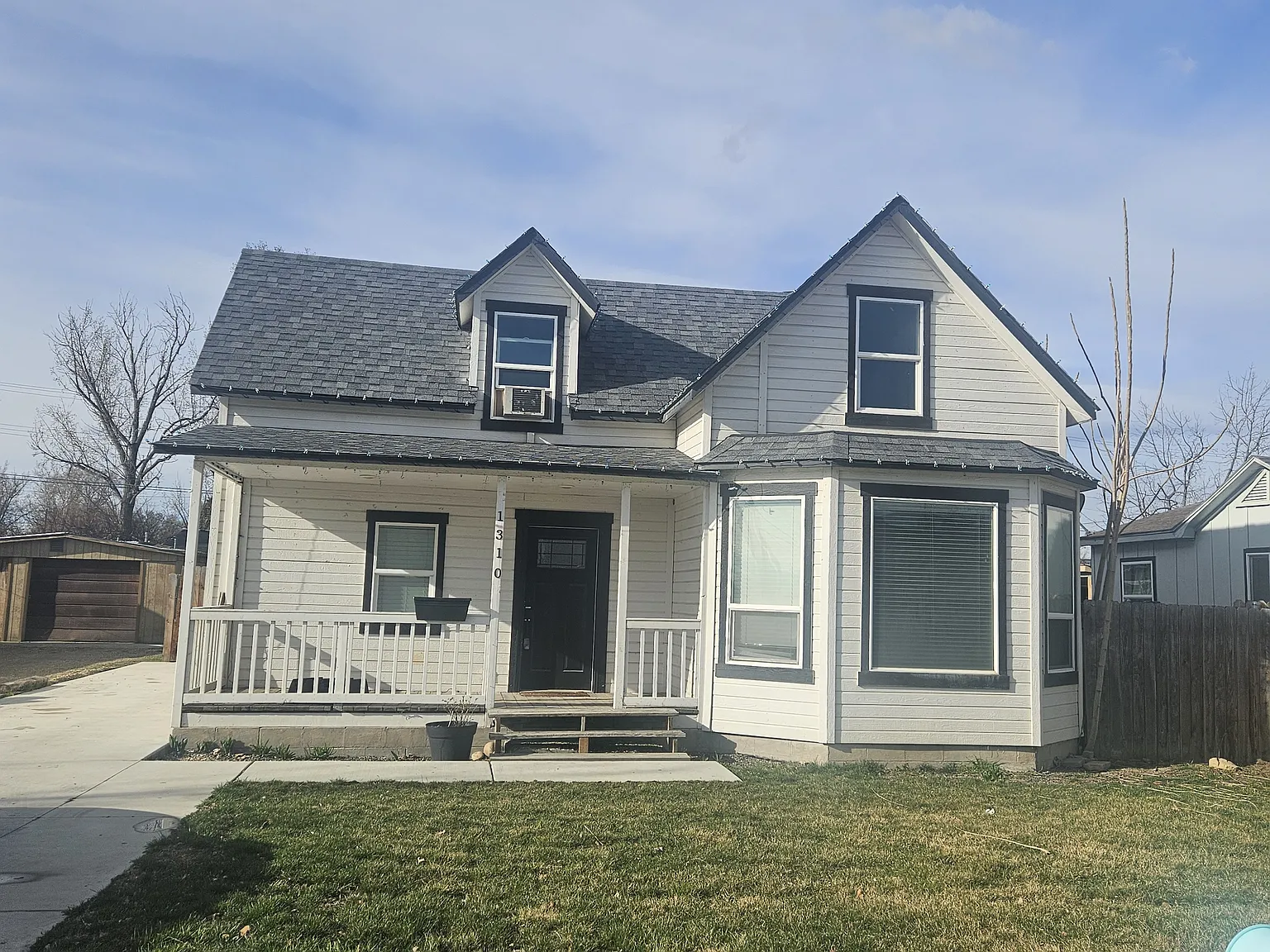 4 bed, 1910 sqft, $2,200 — Photo 1