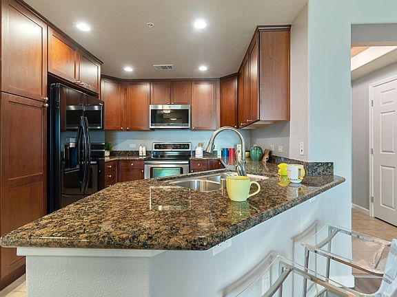4th image of 809 Auzerais Ave Unit 411