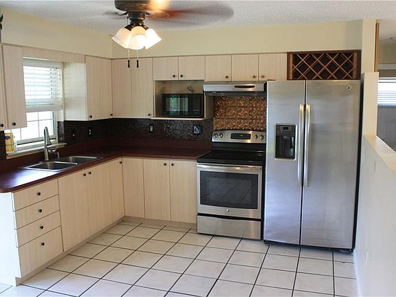 3rd image of 7323 Sequoia Dr