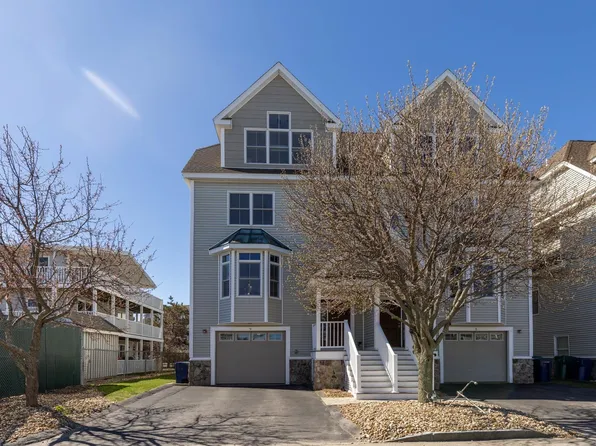 9 Duston Avenue, Hampton, NH 03842