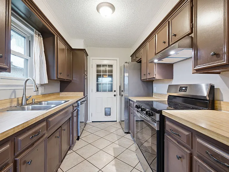 525 Parkview Dr — Photo 13