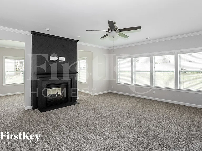 201 Jobe Dr — Photo 5