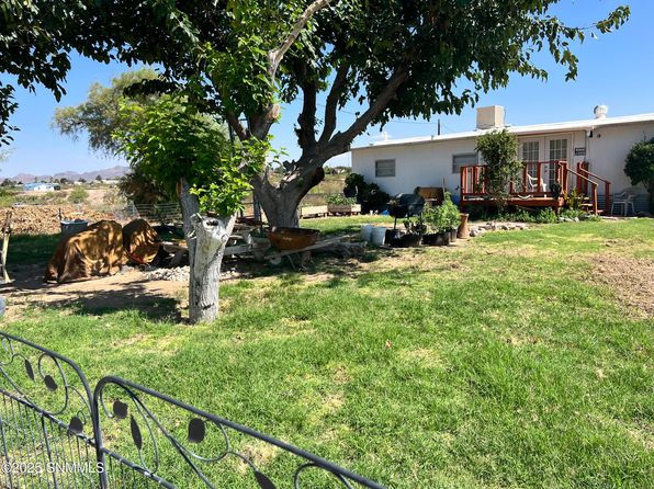 las-cruces-new-mexico-2062632538 picture