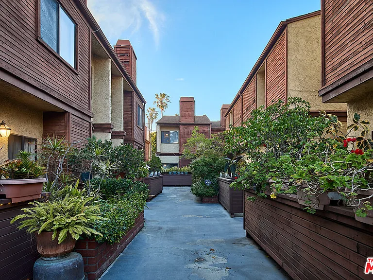 12601 Matteson Ave #7 — Photo 46