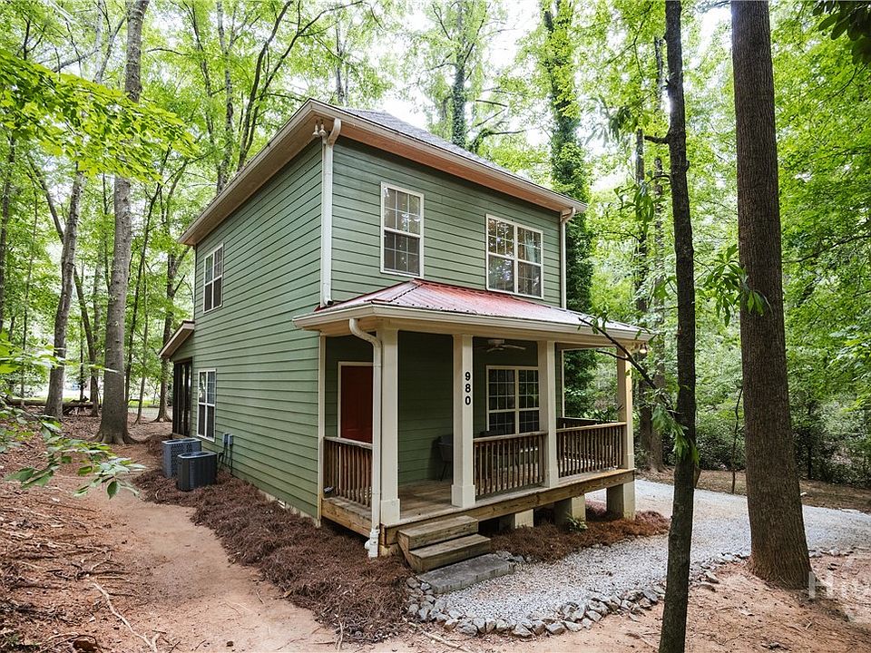 1st image of 980 Forest Heights Drive