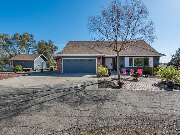 2nd image of 19748 Hillcrest Dr