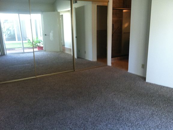 master bed room with patio