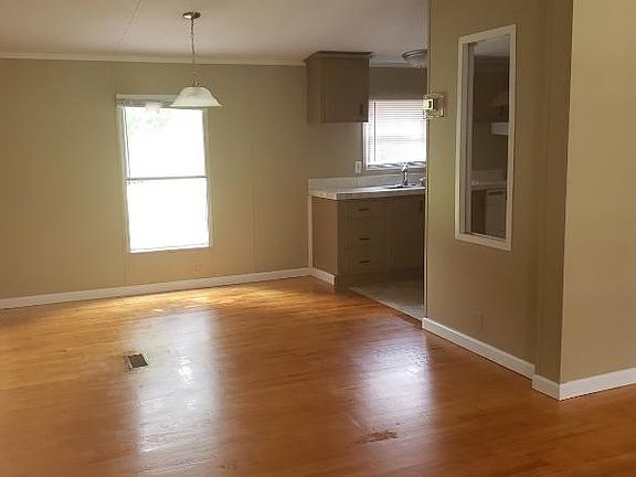 5th image of 2983 Michelle Dr