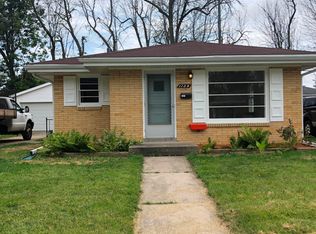 1129 Shorecrest Dr, Racine, WI 53402