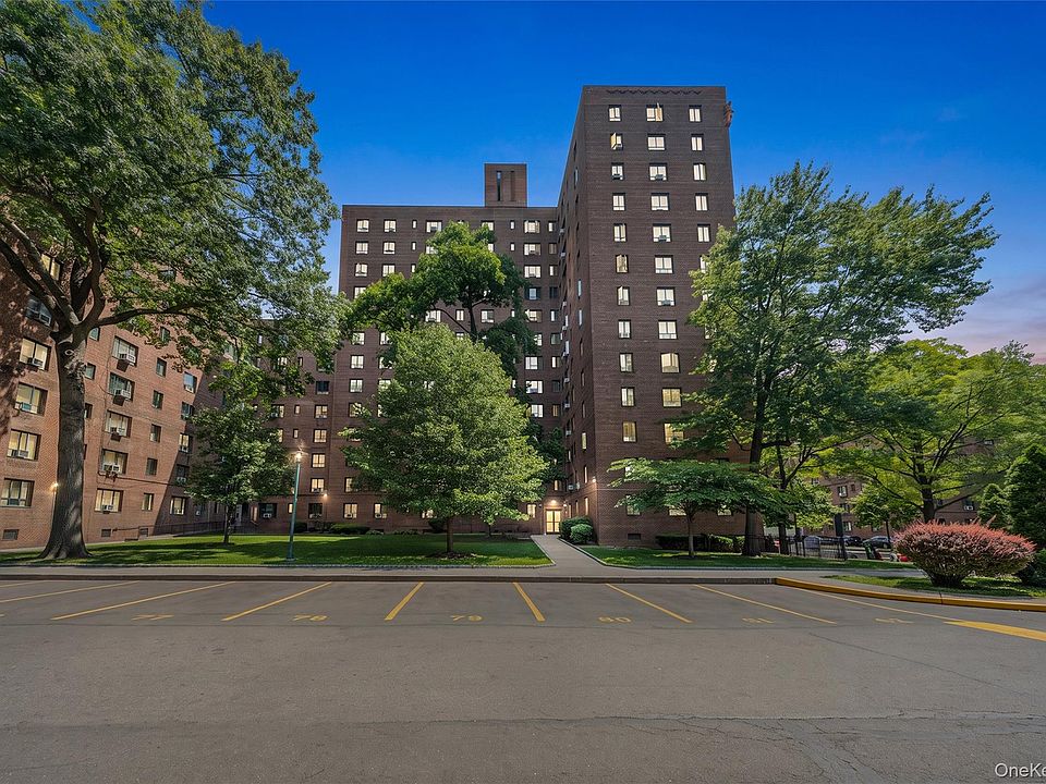 1st image of 1605 Metropolitan Avenue #4H