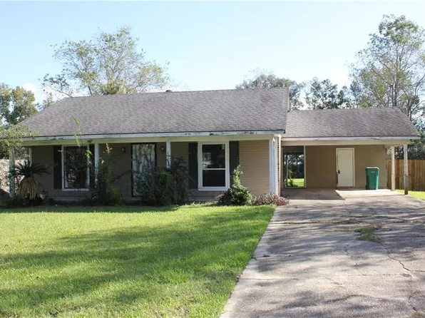 26308 Woodstock Dr, Denham Springs, LA 70726