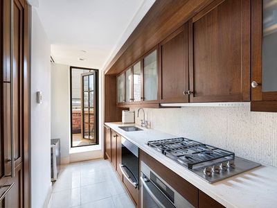 140 E 63rd St APT 12C, New York, NY, 10065