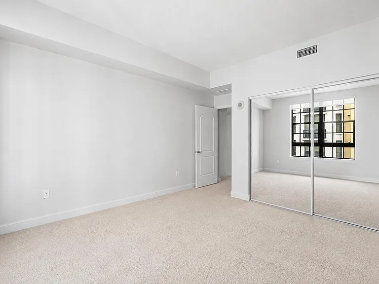 801 S Olive Ave #914 — Photo 24