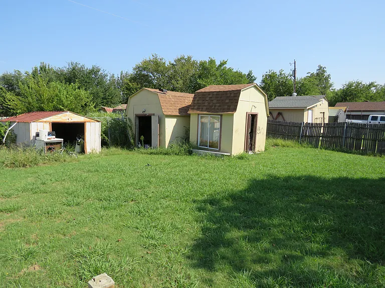 109 King Rd — Photo 30
