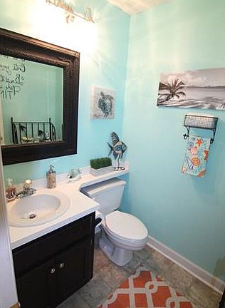4th image of 920 Manor Dr