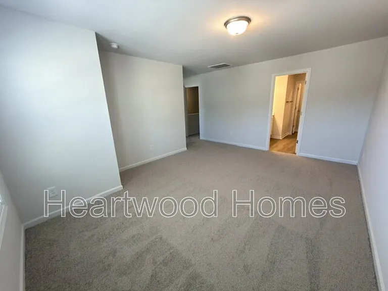121 Bartlett Dr — Photo 19