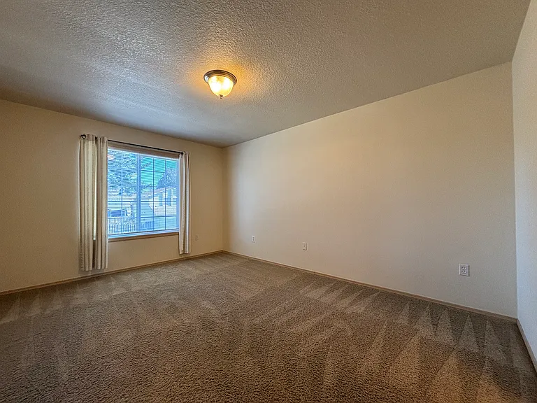 18075 Bluff Rd — Photo 11
