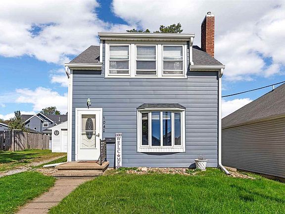 3rd image of 104 E Washington St