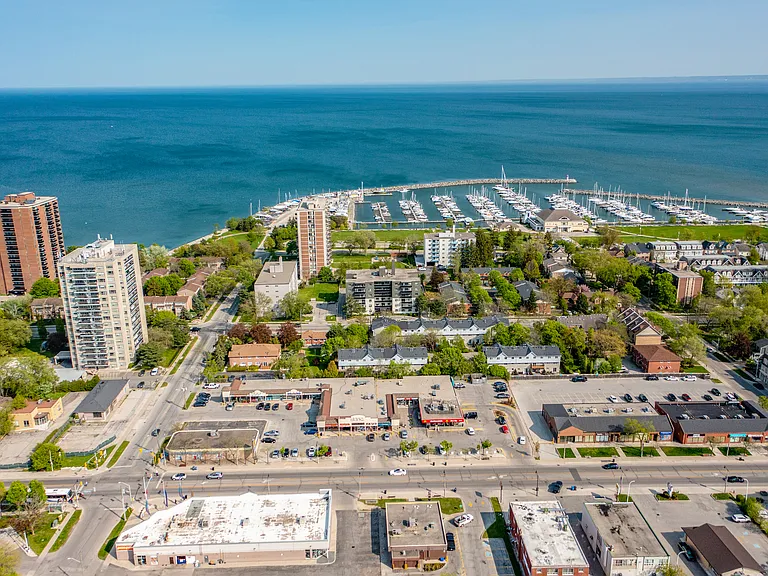 2300 Marine Dr — Photo 15