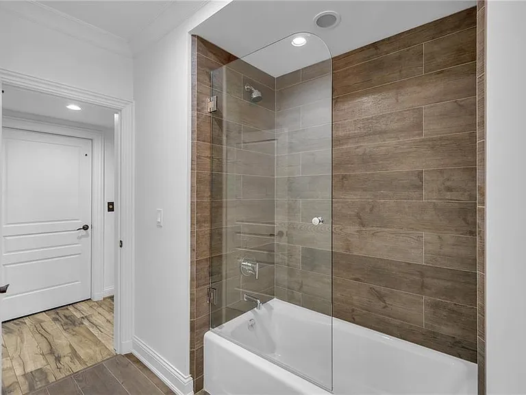 425 Broadland Rd NW — Photo 50