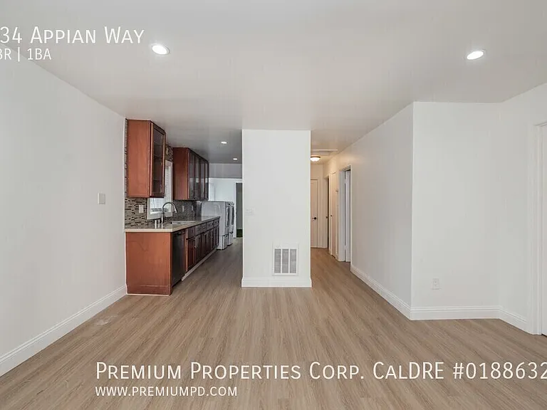 934 Appian Way — Photo 30