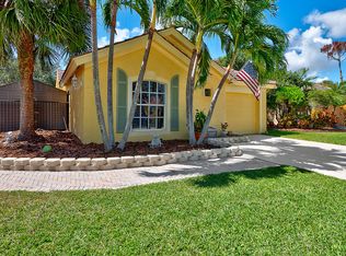 7559 Savannah Ln, Lake Worth, FL 33463