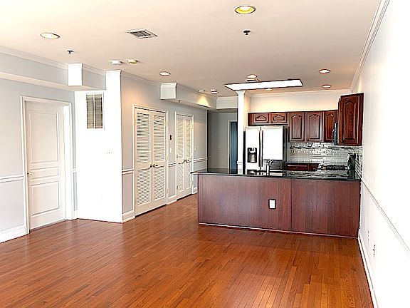 4th image of 87 Jackson St APT 5E