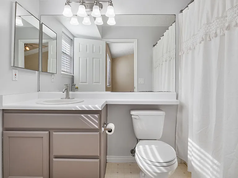 318 E Spyglass Dr — Photo 18