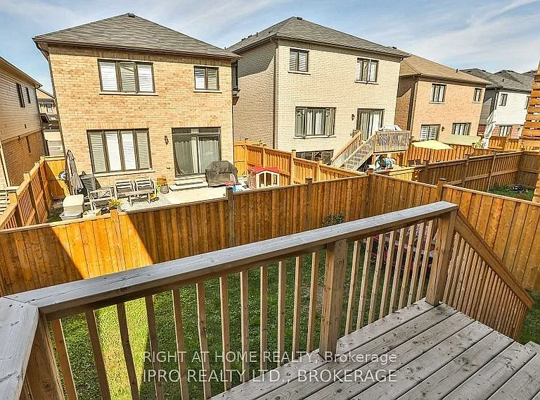 20 Bradshaw Dr — Photo 32