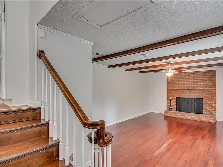 303 Meadowlake Dr — Photo 11